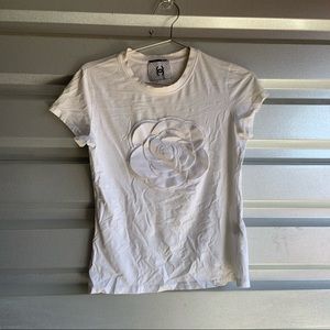 Chanel flower tee